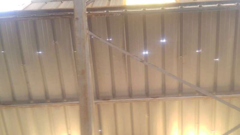 Imagen de la techumbre de una de las aulas taller / TA